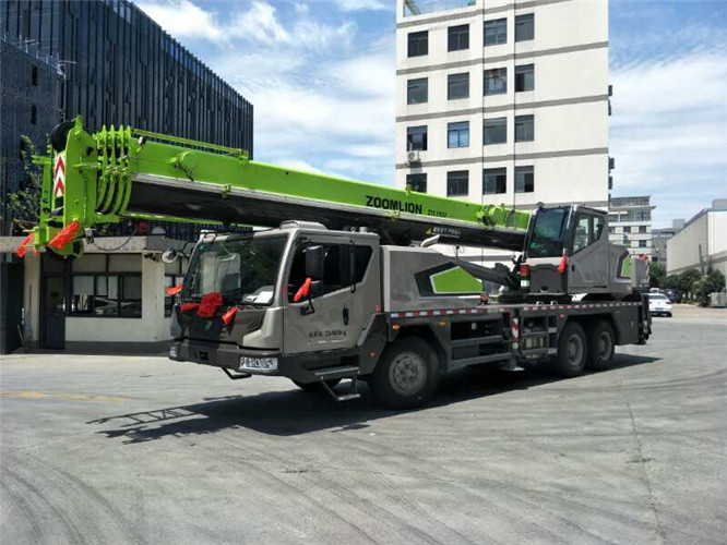 银川市跨街广告牌的高空安装注意事项