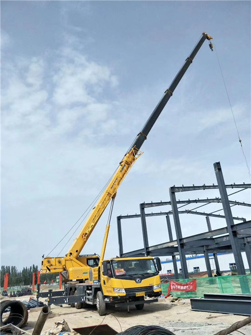 银川市超高层建筑钢结构吊装案例